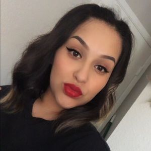 Meet your Posher, Monica